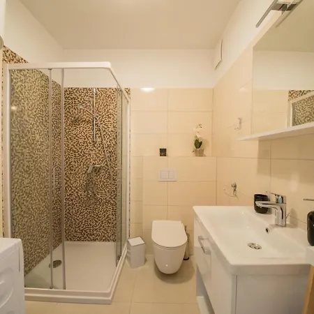 Apartment Romanca *