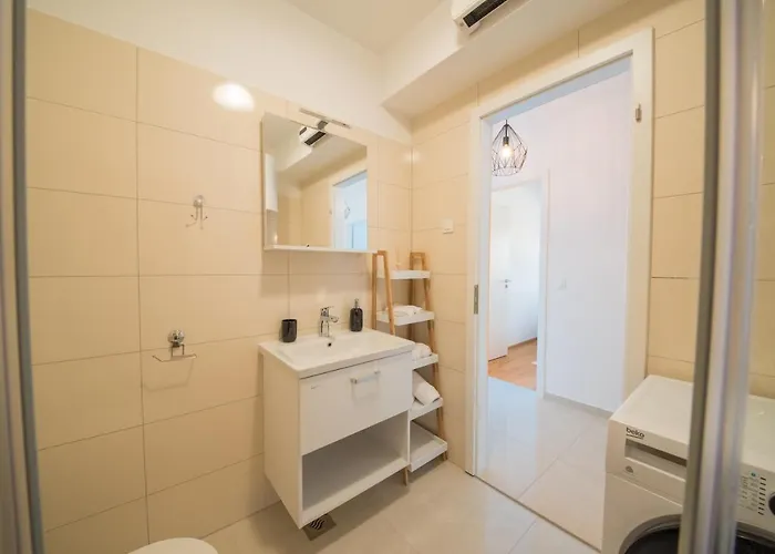 Romanca Apartman *